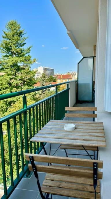 Beau Studio Cosy Et Calme - Face A La Gare De Rosny-Sous-Bois - 20Mn De Paris Et Disneyland Exterior foto